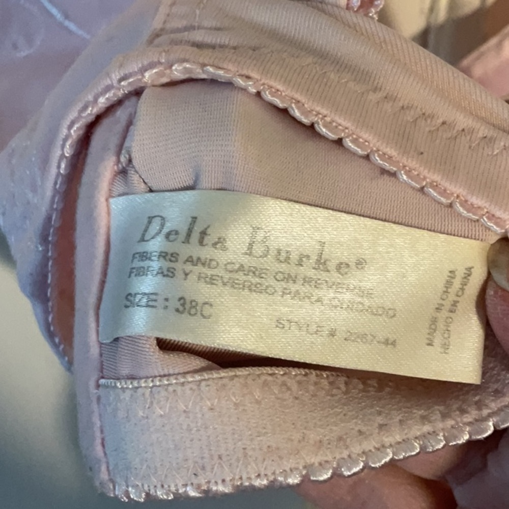 Women’s Delta Burke 38C Pink Embroidered Bra - Picture 5 of 8